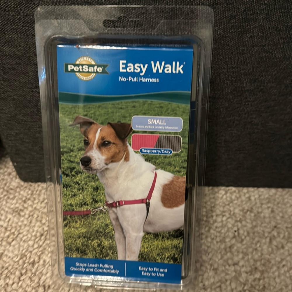 PetSafe Easy Walk Dog Harness. Size small. Raspberry/Gray. NIB